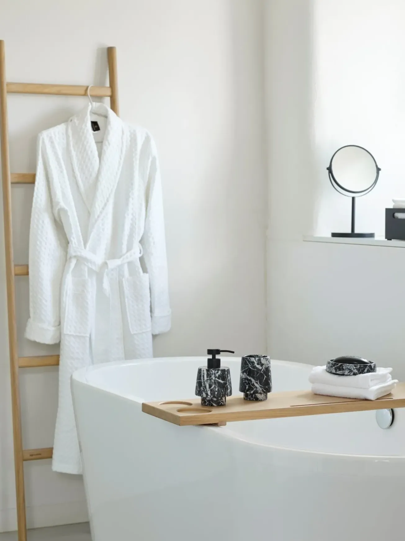Bath & Living Aquanova Aquanova ORION soap dish Black