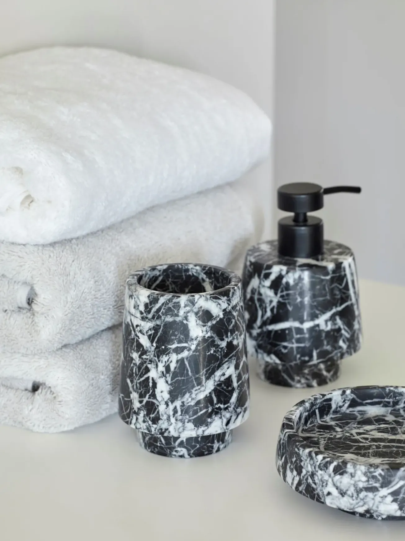 Bath & Living Aquanova Aquanova ORION soap dish Black