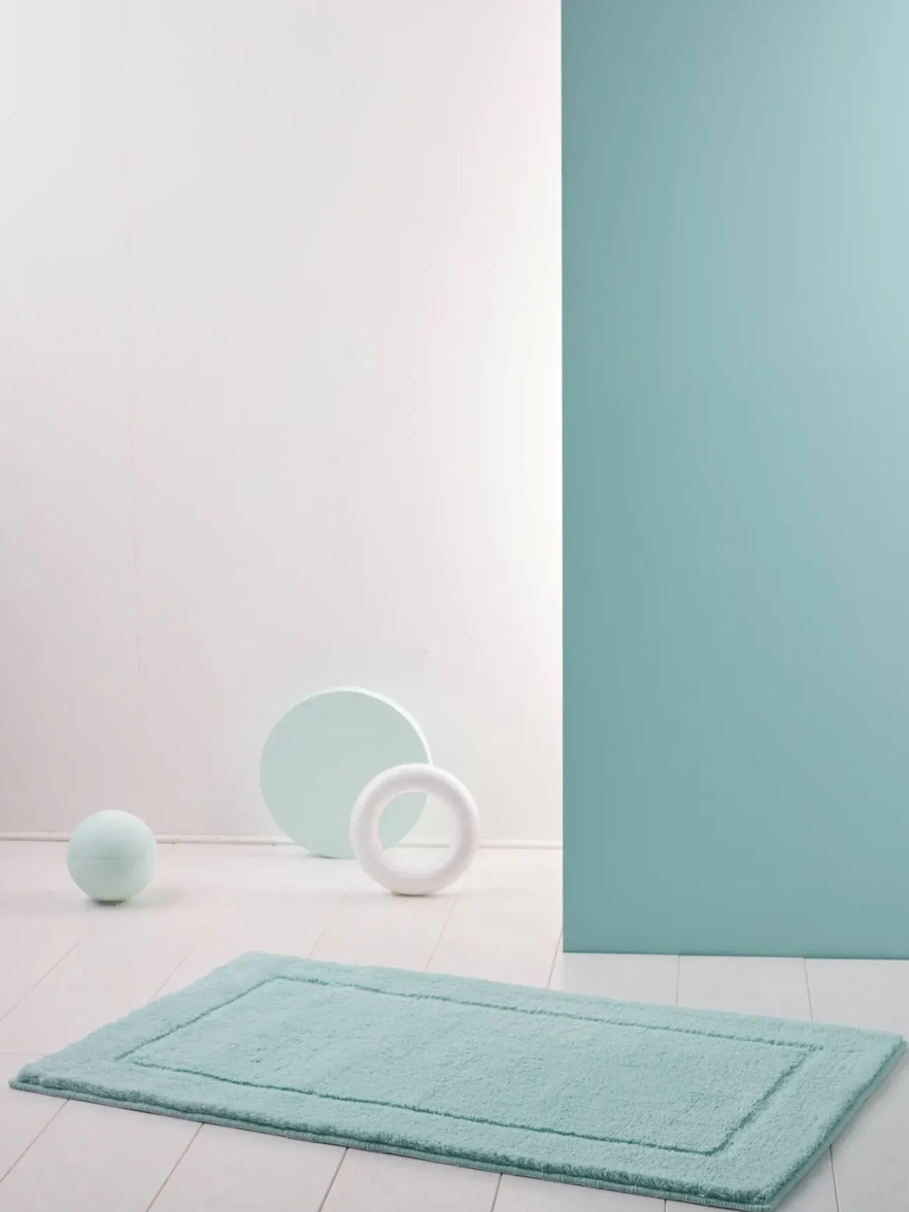 Bath & Living Aquanova Bath mat Accent 60x60cm color Mint-68 (ACCBMB-68)