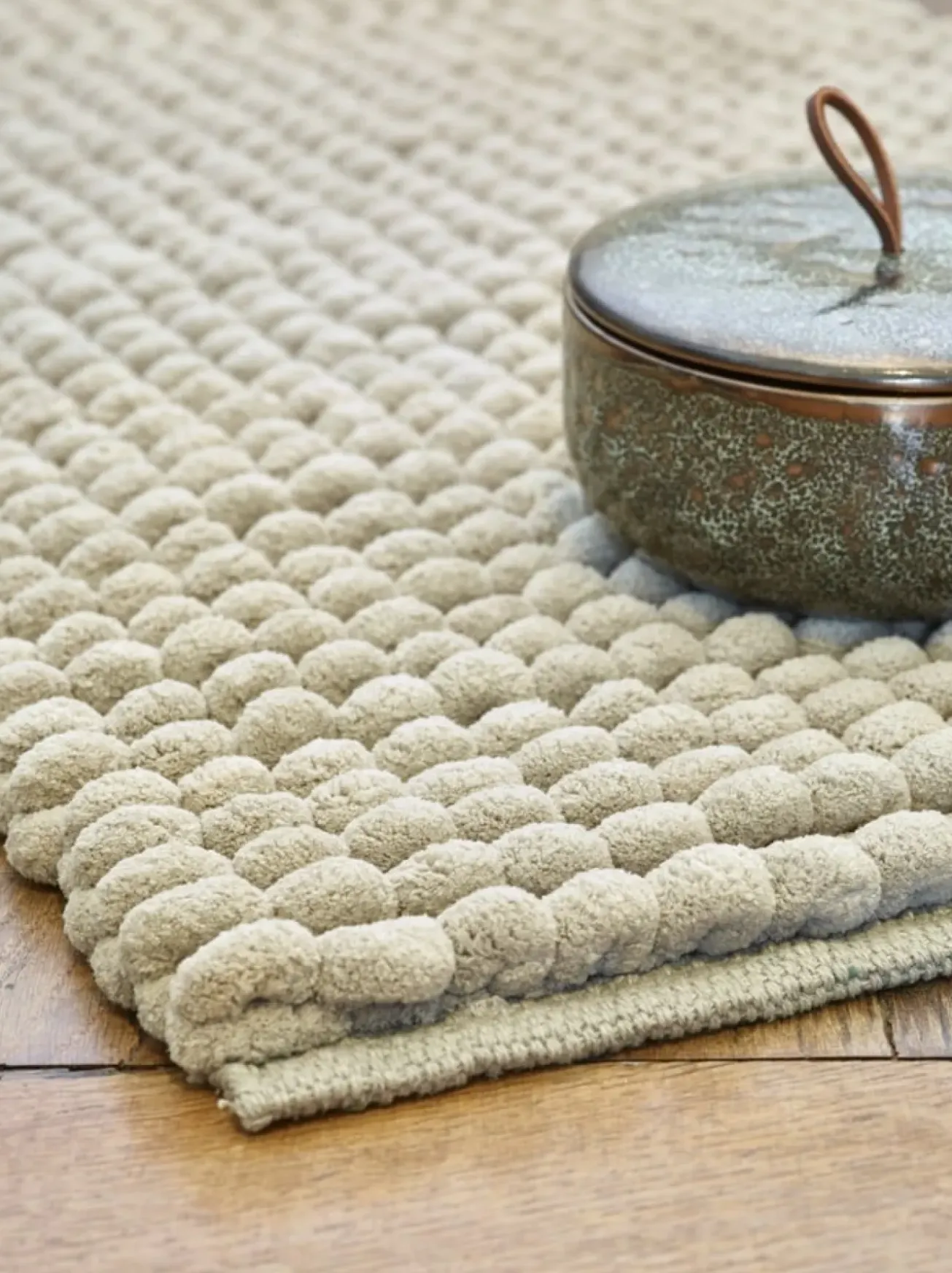 Bath & Living Aquanova Bath mat AXEL color Linen (AXEBM-16)
