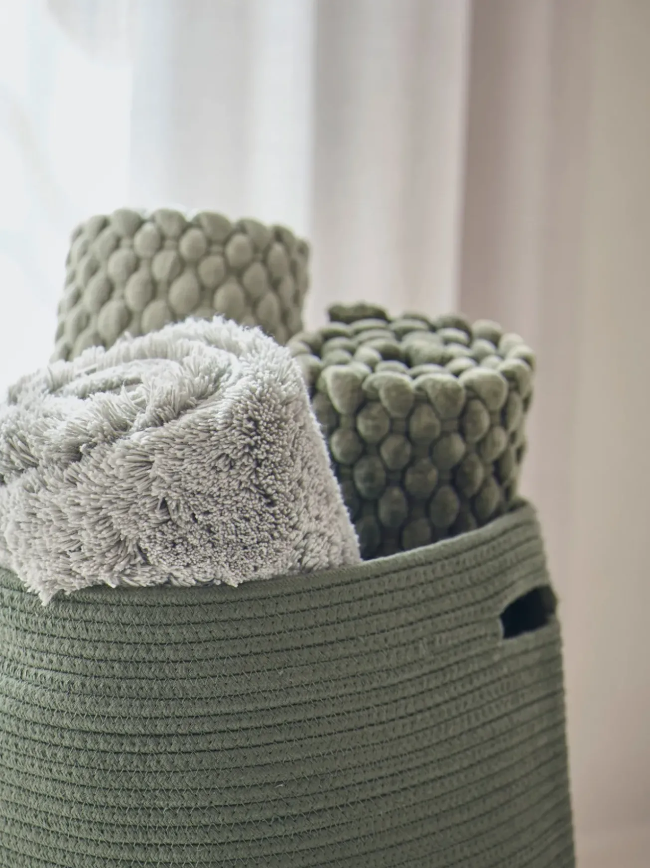 Bath & Living Aquanova Bath mat MAKS color