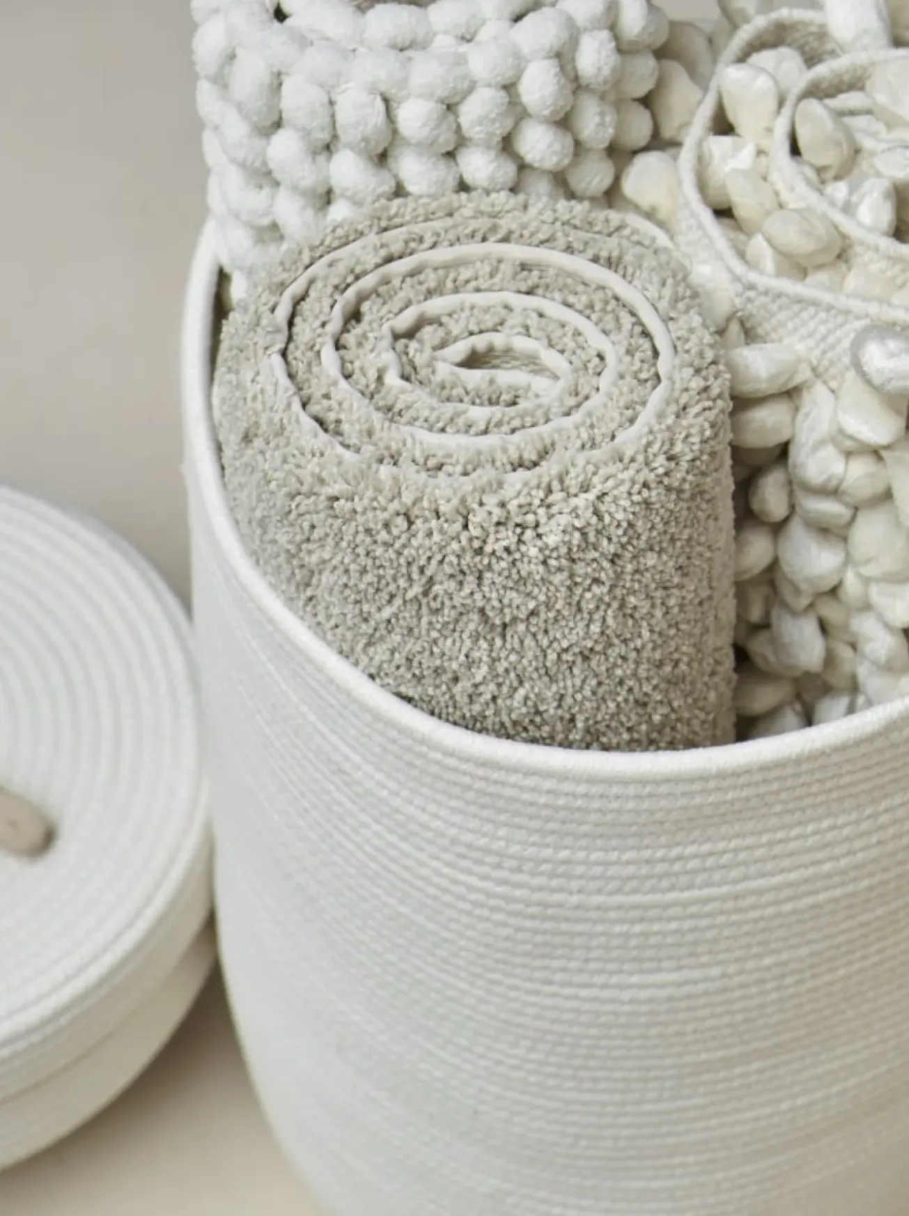 Bath & Living Aquanova Bath mat ROCCA , ivory