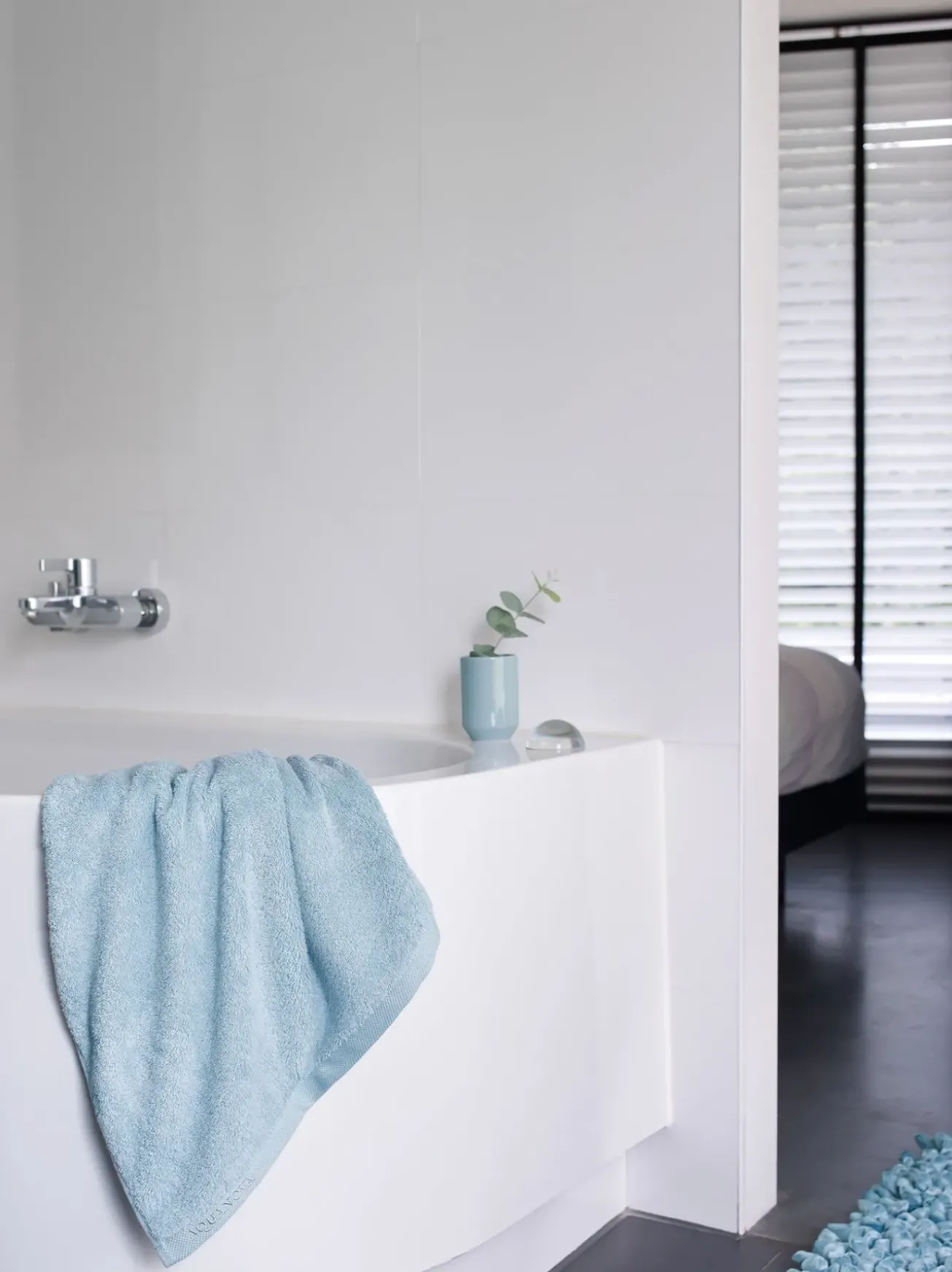 Bath & Living Aquanova Bath textiles LONDON color (blue)