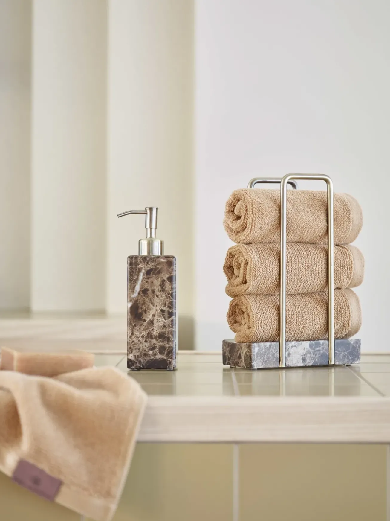 Bath & Living Aquanova Guest towel holder HAMMAM Brown-01