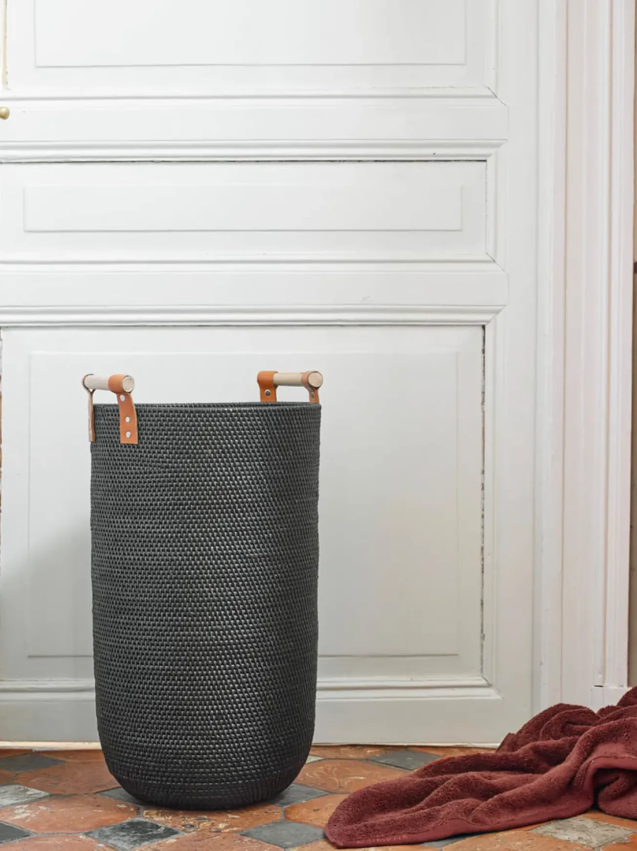 Bath & Living Aquanova Laundry basket CINO color Black (black)