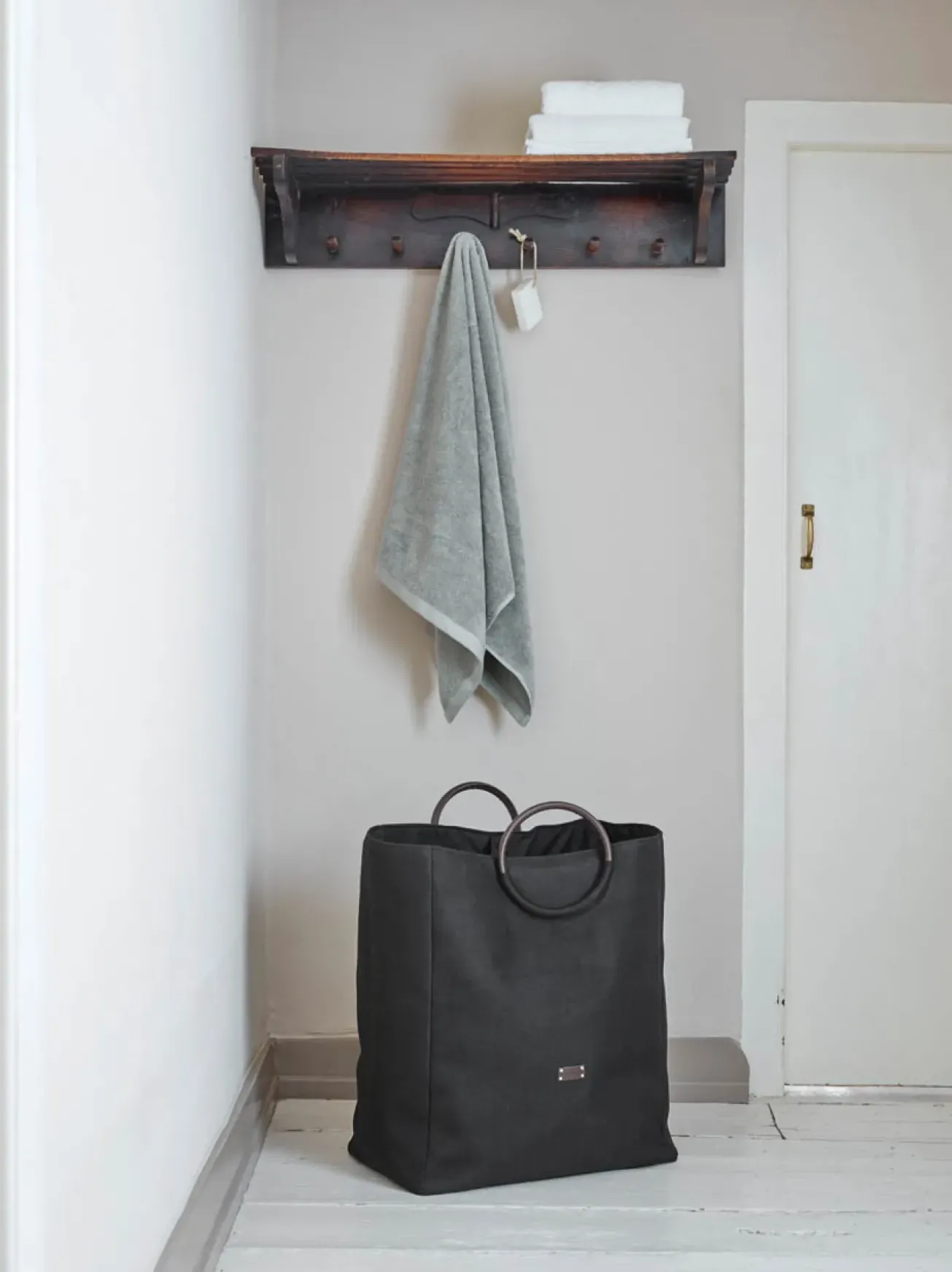 Bath & Living Aquanova Laundry basket JADA color Black-09 (black)