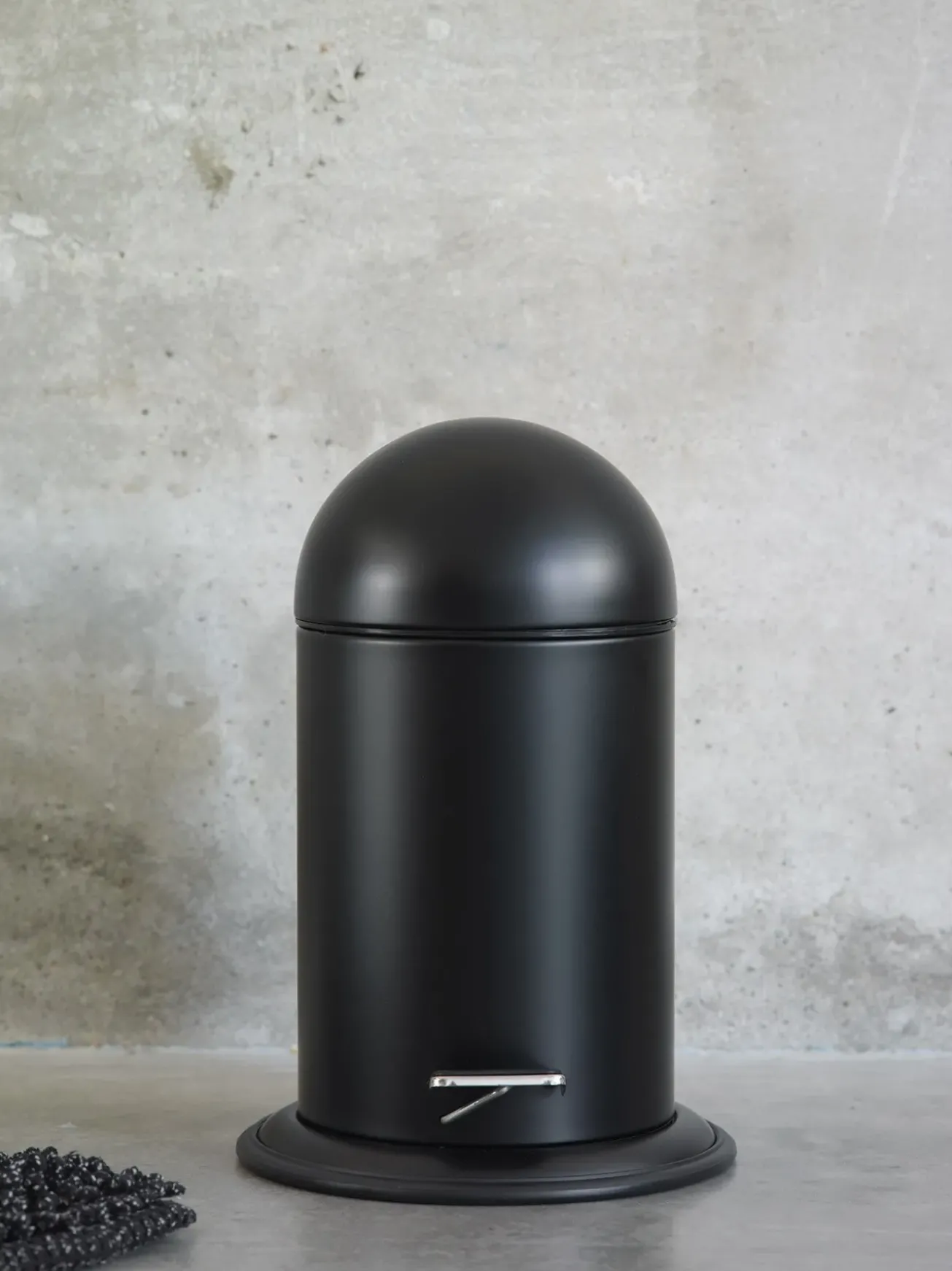 Bath & Living Aquanova Pedal bin ONA color Concrete-99 (grey) 3 liters