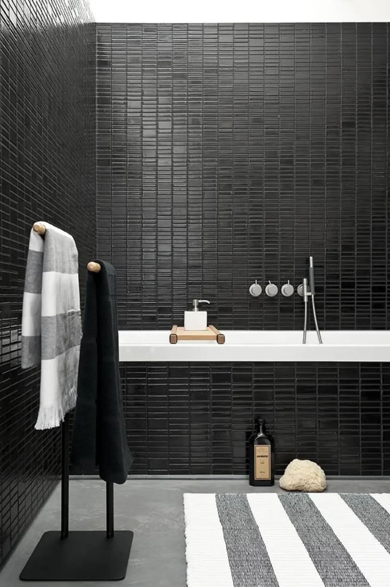 Bath & Living Aquanova Soap dispenser Oscar Black-09
