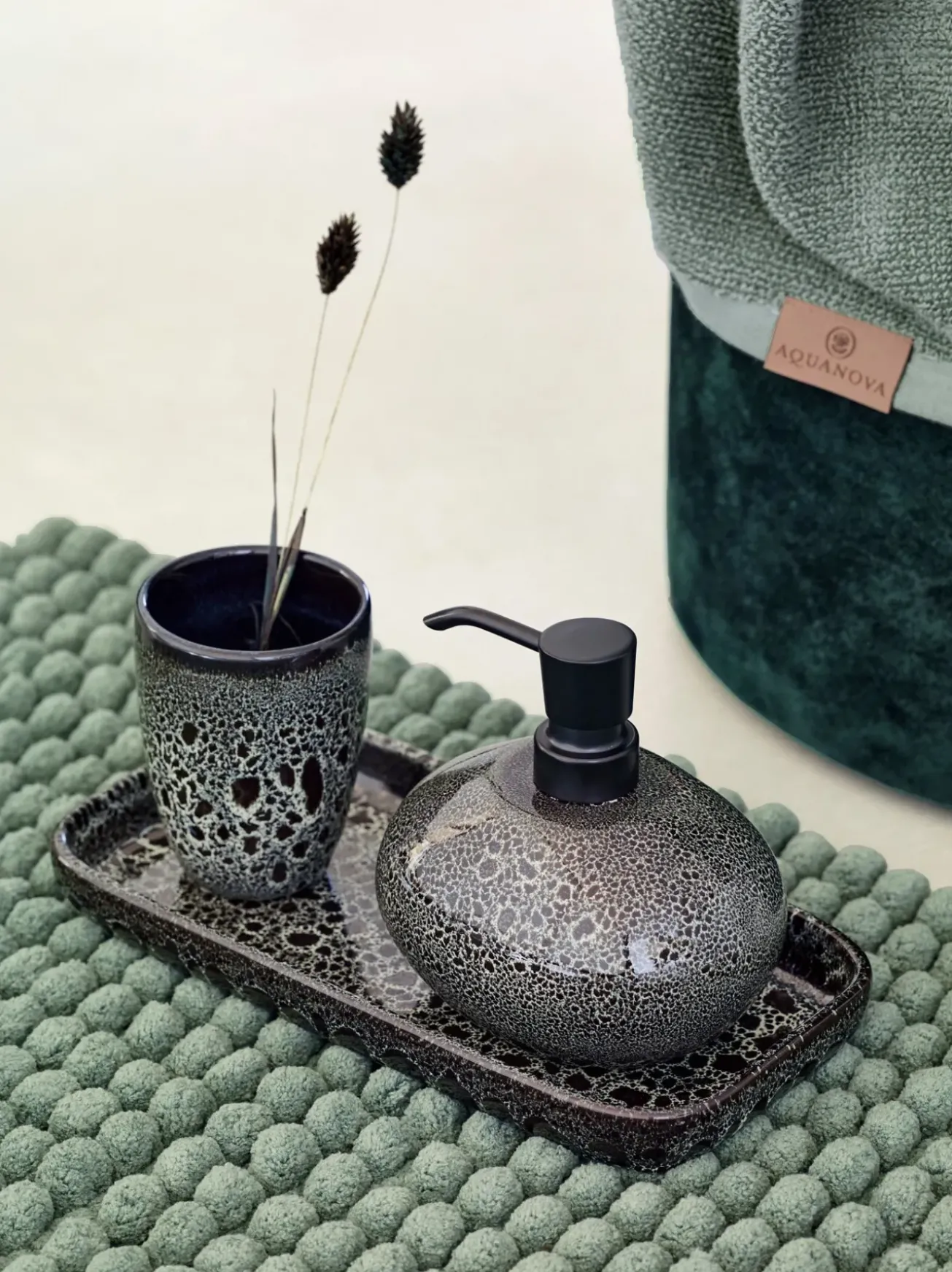 Bath & Living Aquanova Soap dispenser UGO color Olive Black-994 (black)