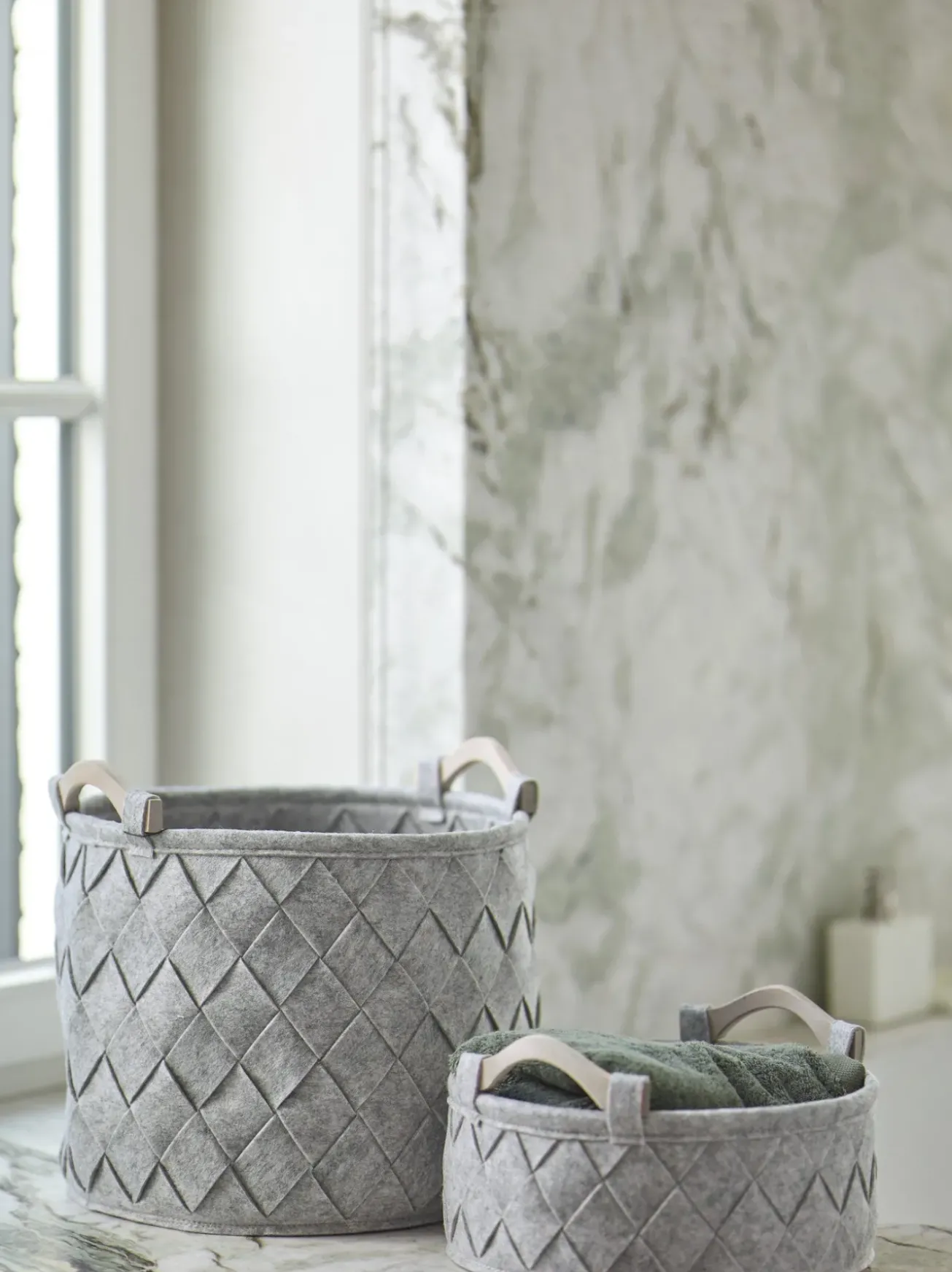Bath & Living Aquanova Storage basket AMY color Silver Gray-95 (gray) medium