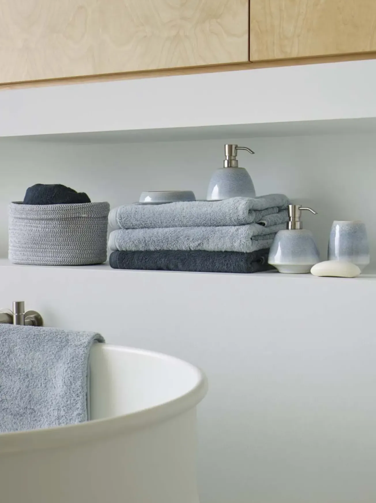 Bath & Living Aquanova Storage basket RENA color (Small)