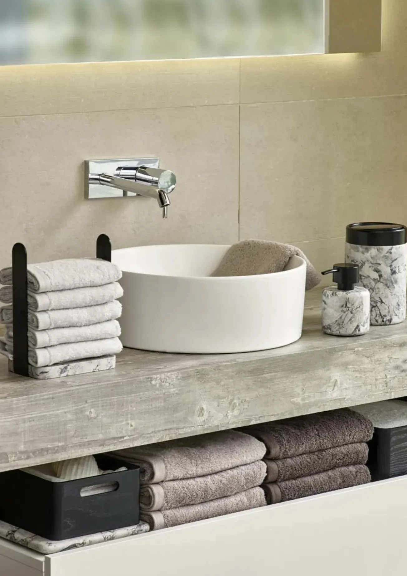 Bath & Living Aquanova Storage box rectangle COLE color