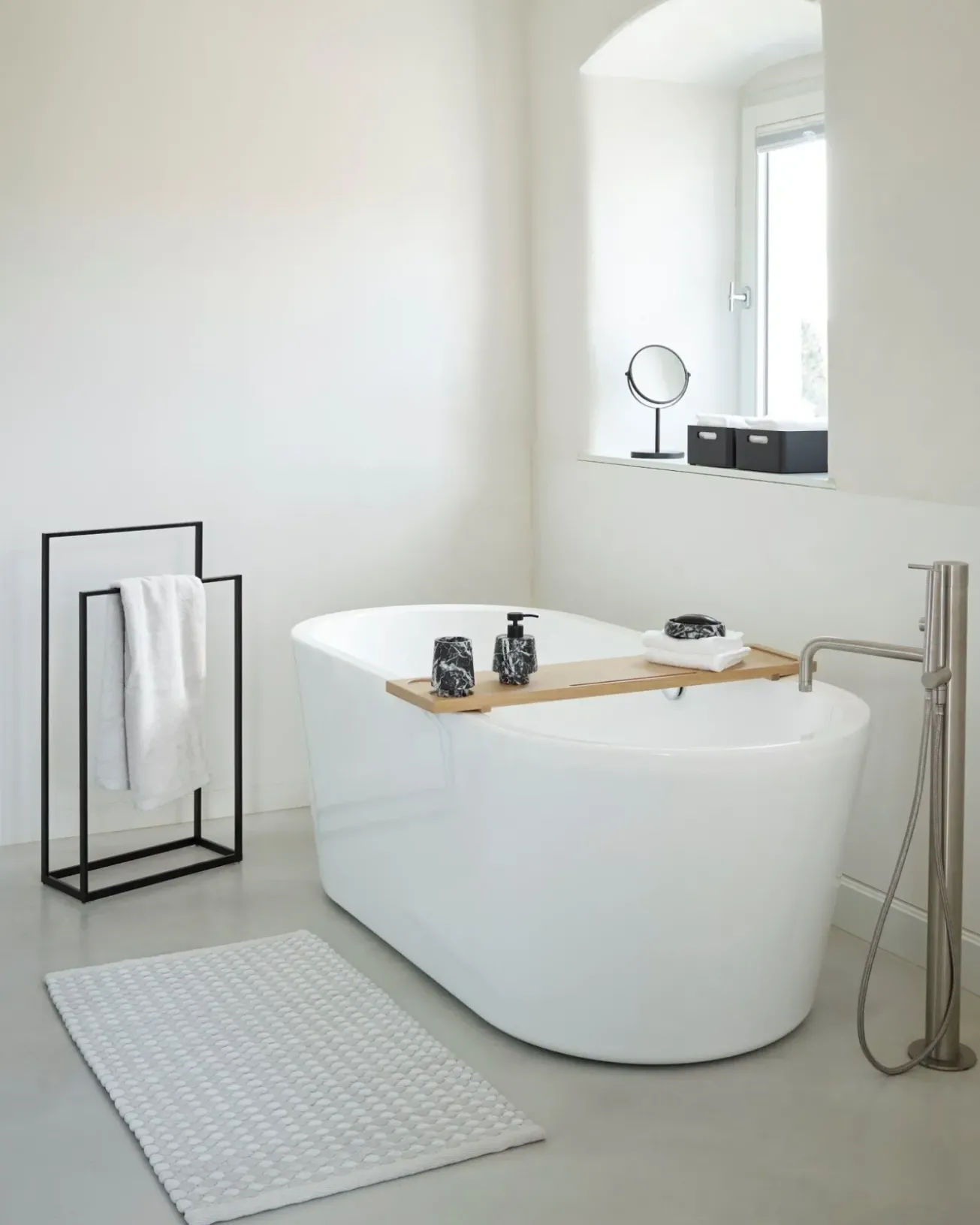 Bath & Living Aquanova Storage box rectangle COLE color
