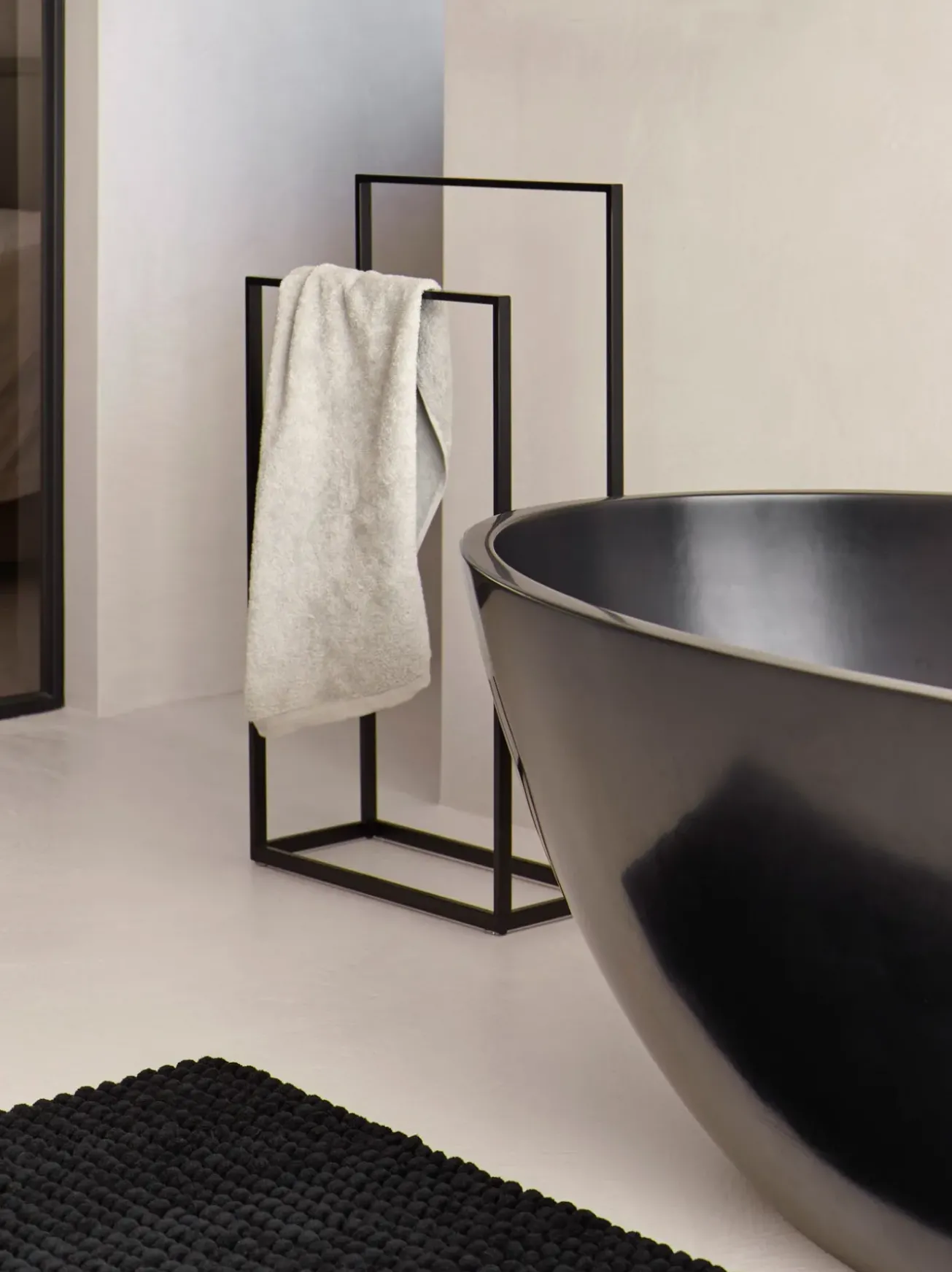 Bath & Living Aquanova Towel rack YURI black, height 83 cm (YURTLH-09)
