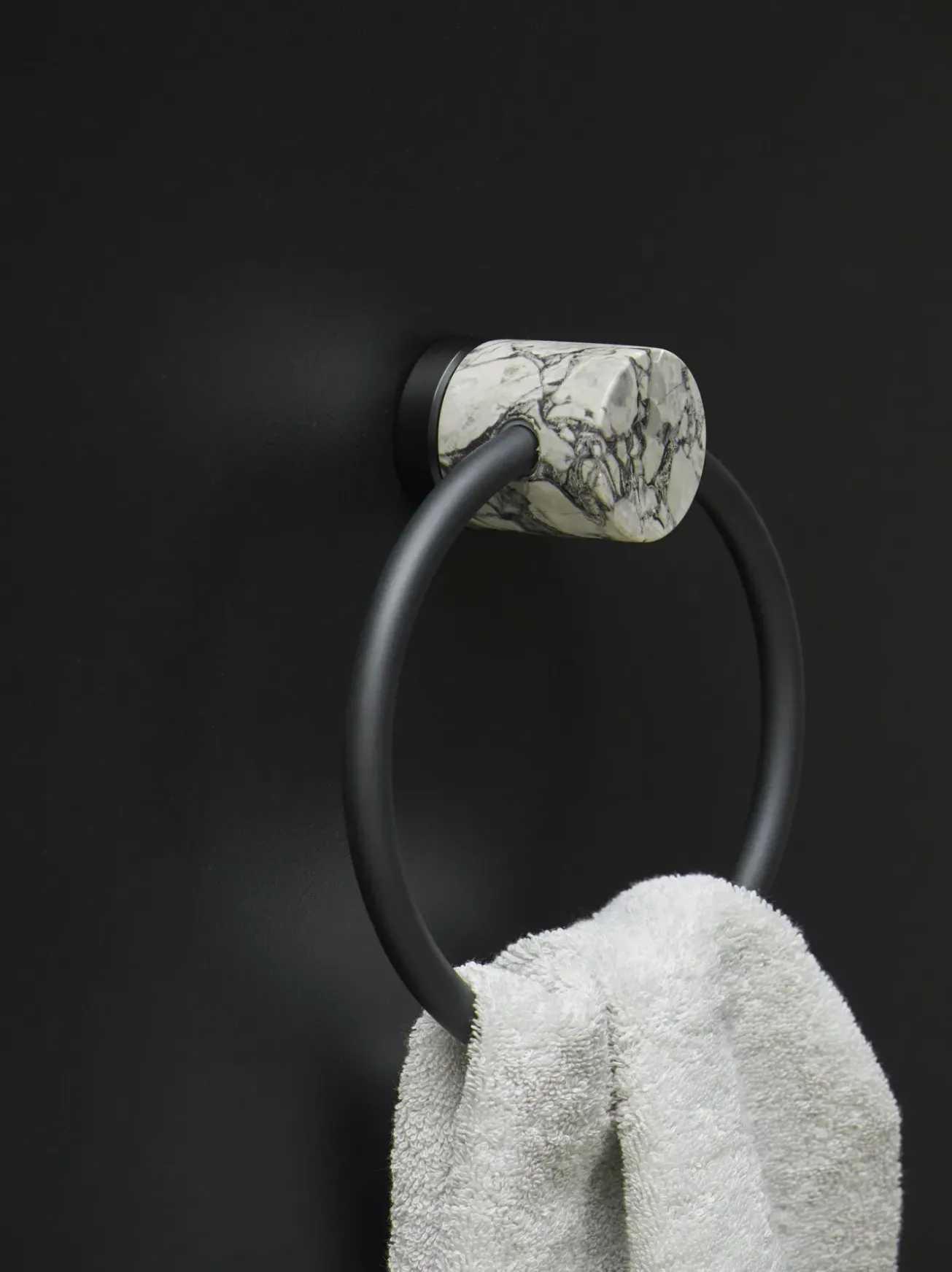 Bath & Living Aquanova Towel ring NERO color Alba (gray)