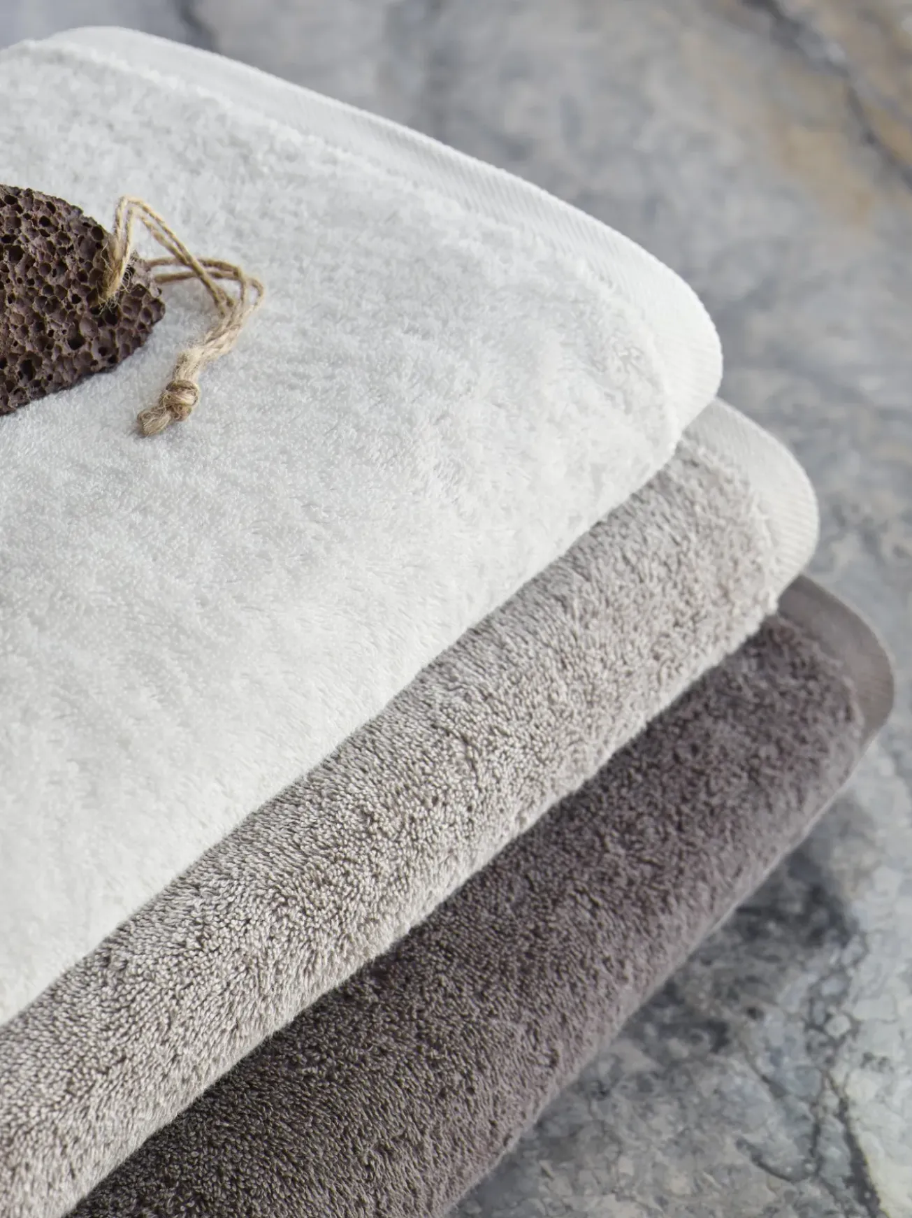 Bath & Living Aquanova Towel 55x100 cm LONDON color (set/3)