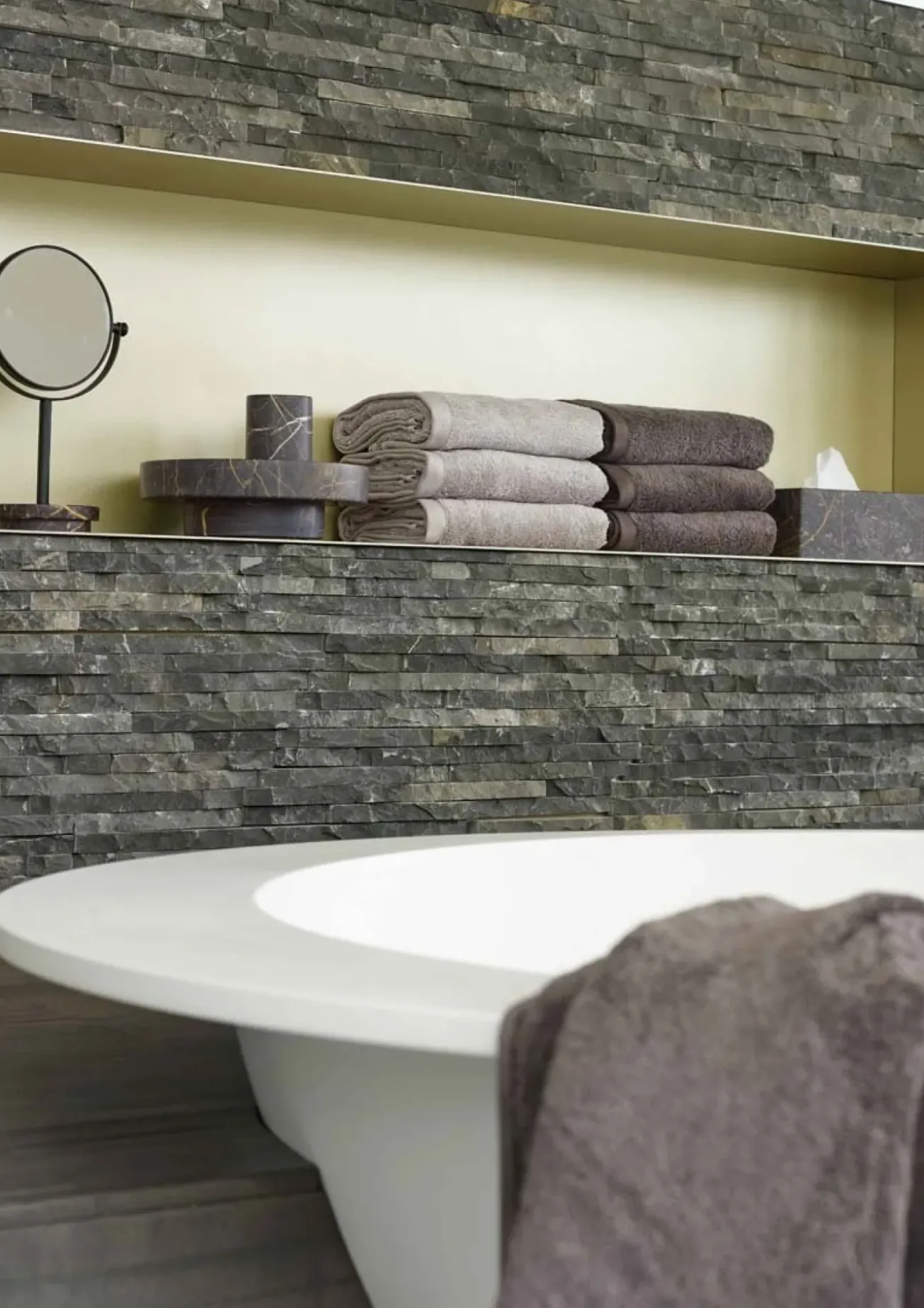 Bath & Living Aquanova Towel 55x100 cm LONDON color (set/3)