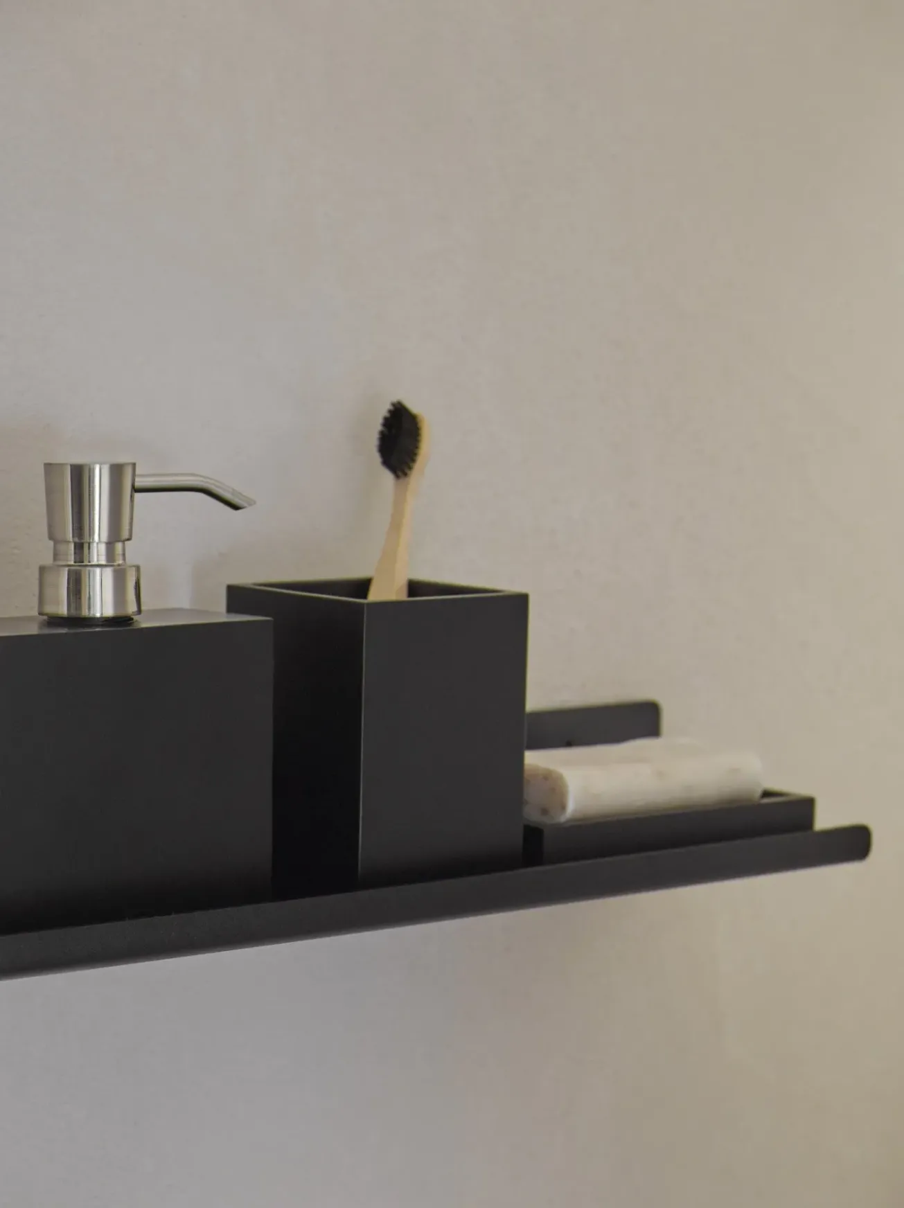 Bath & Living Aquanova Wall shelf CYRA color