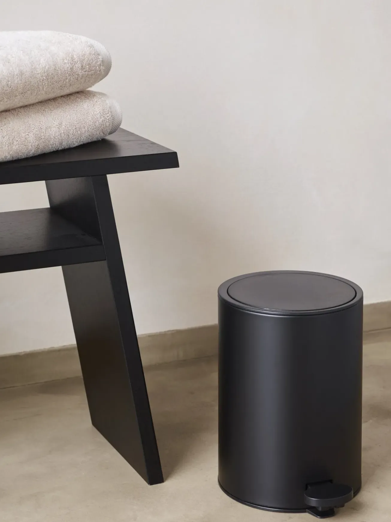 Bath & Living Aquanova Wooden stool MINK black oak (MINBBM-09) medium