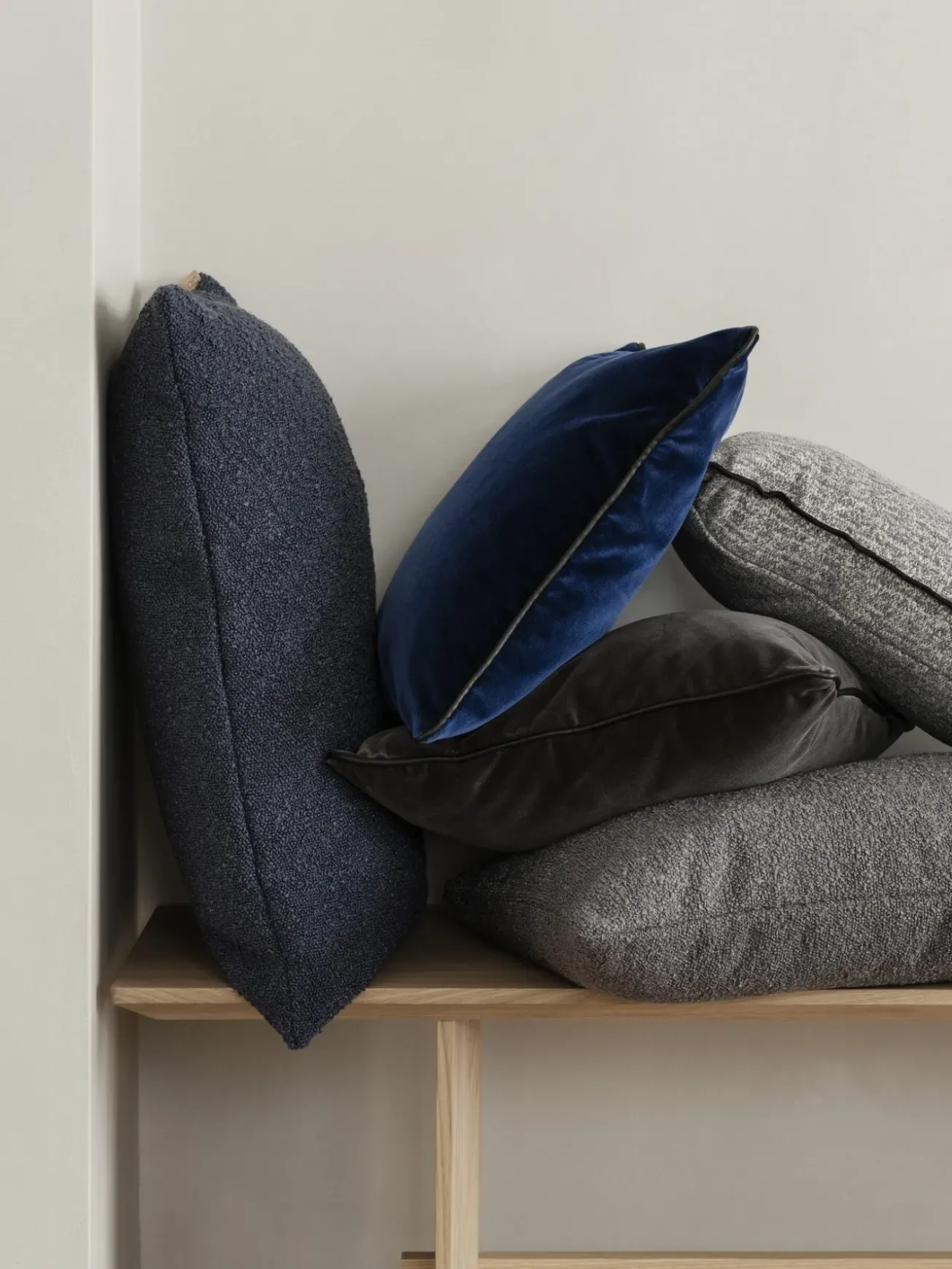 Bath & Living Blomus VELVET cushion cover 30x50 - Midnight Blue (66566)