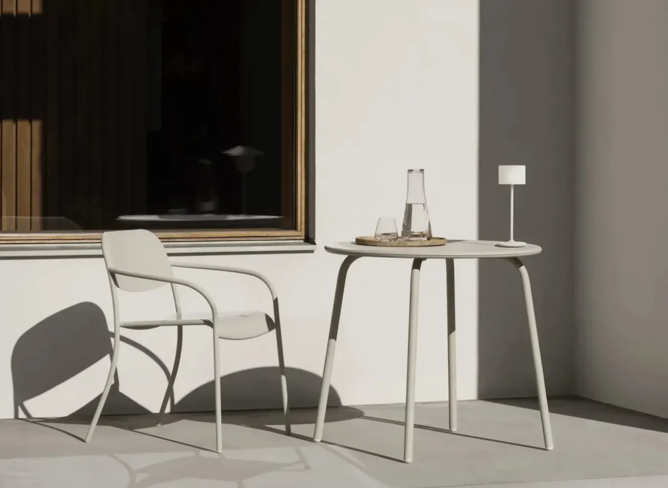 Bath & Living Blomus YUA garden table Ø 80 cm - Silk Gray (62187)