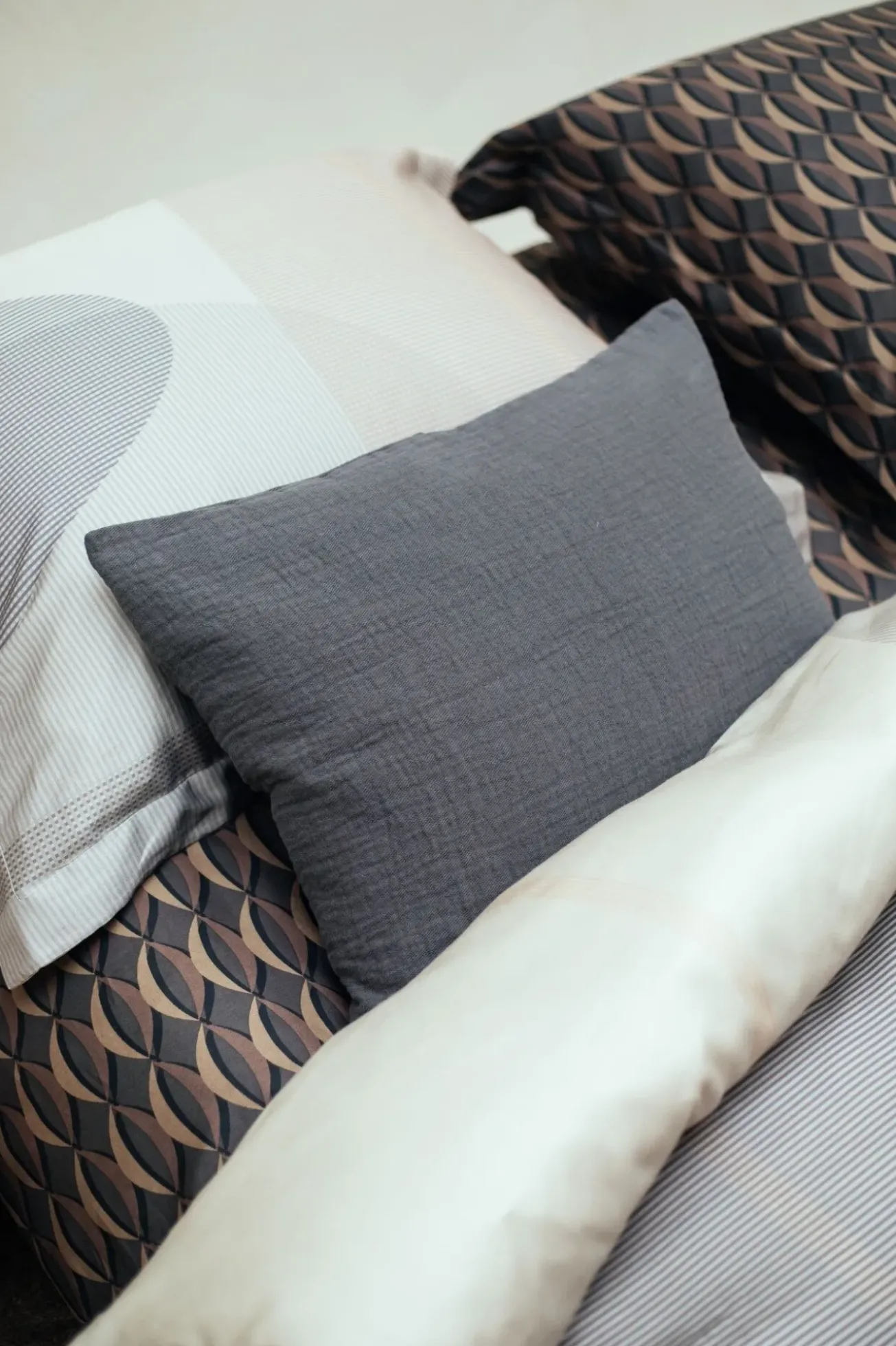 Bath & Living Vandyck Duvet cover BOUNCING Off Black 140x220 cm (satin cotton)