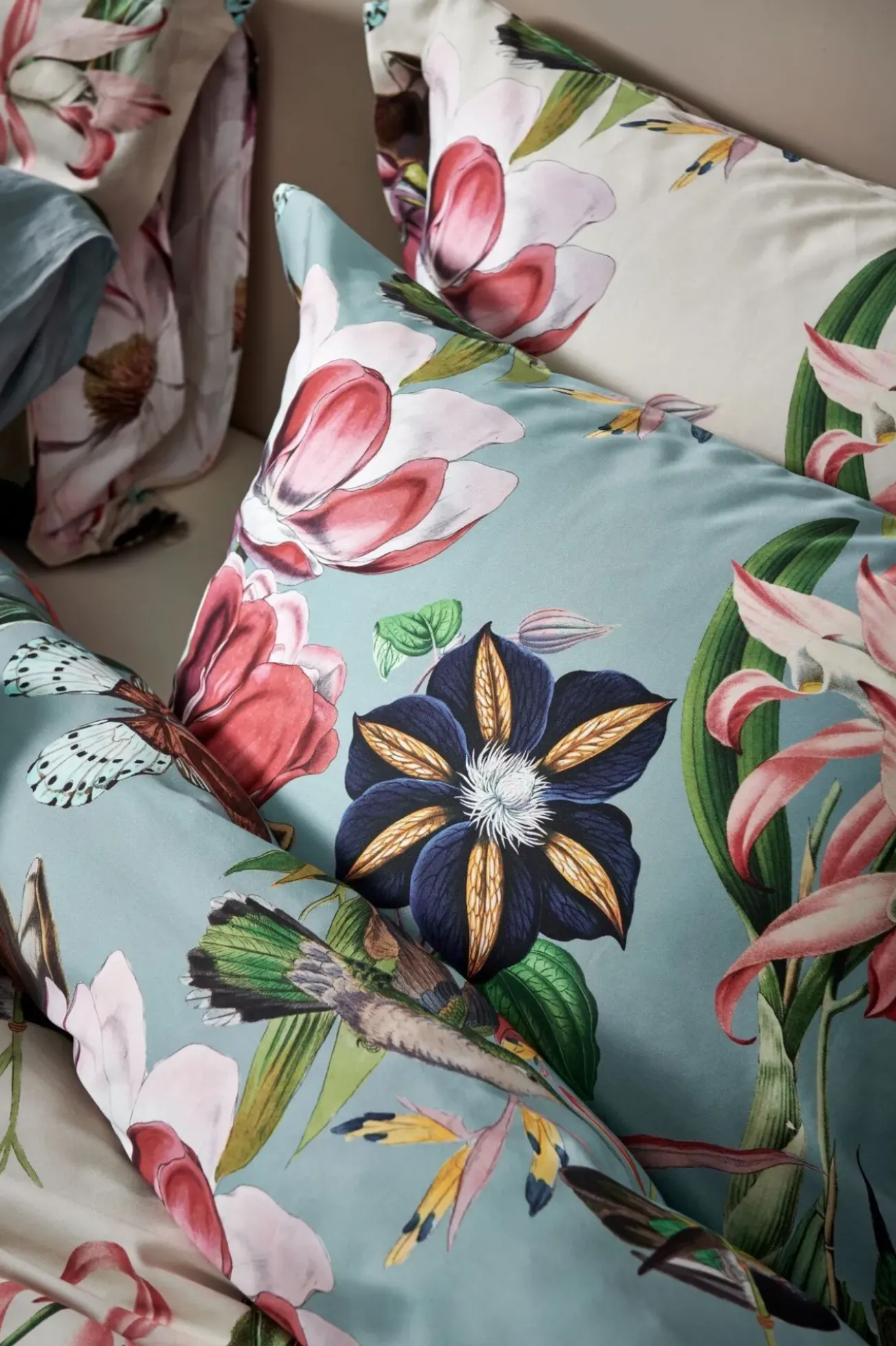 Bath & Living Vandyck Duvet cover FLOWER MIX Pearl Blue 240x220 cm (satin cotton)