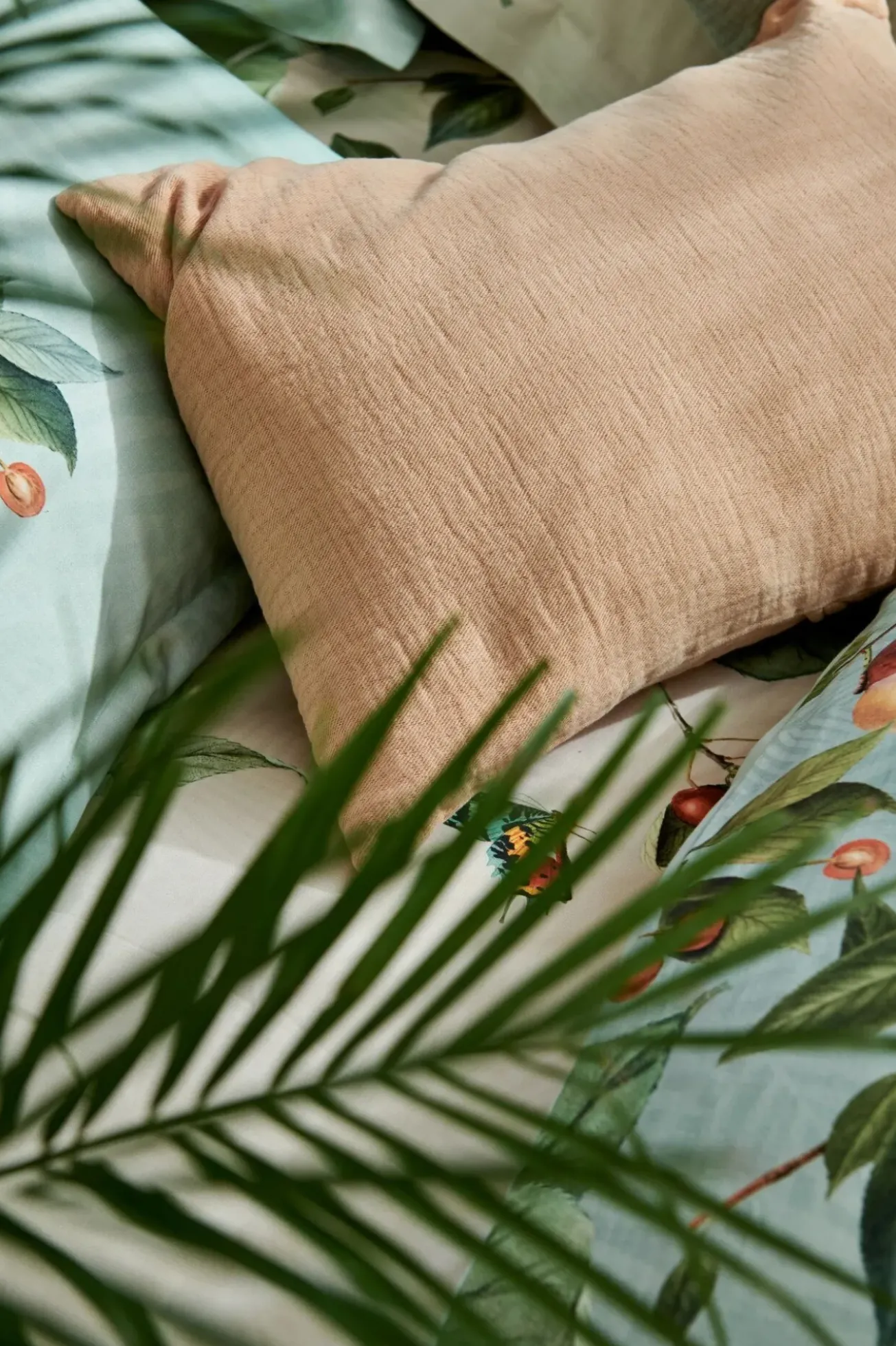 Bath & Living Vandyck Duvet cover FRUIT GARDEN Light Green 240x220 cm (satin cotton)