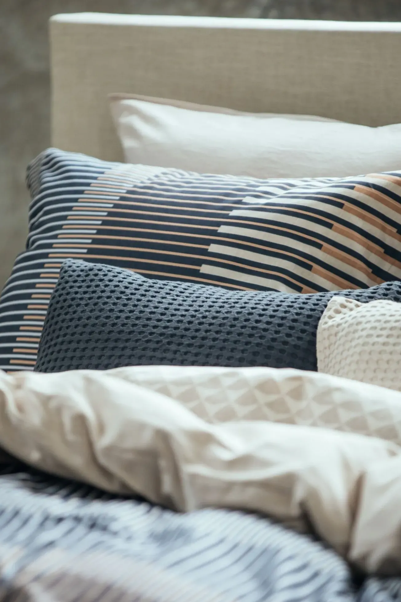 Bath & Living Vandyck Duvet cover WANDER Off Black 200x220 cm (satin cotton)