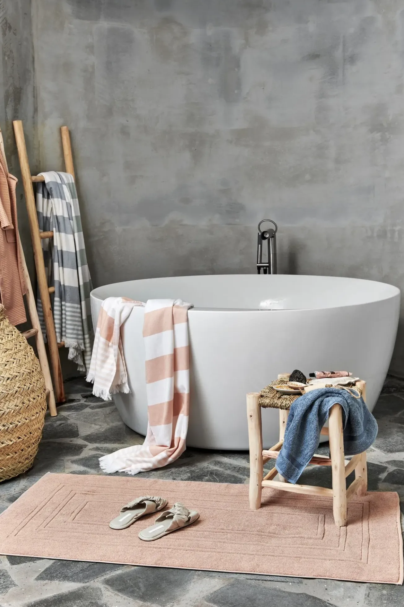 Bath & Living Vandyck HOUSTON bath mat color Praline (CO010)