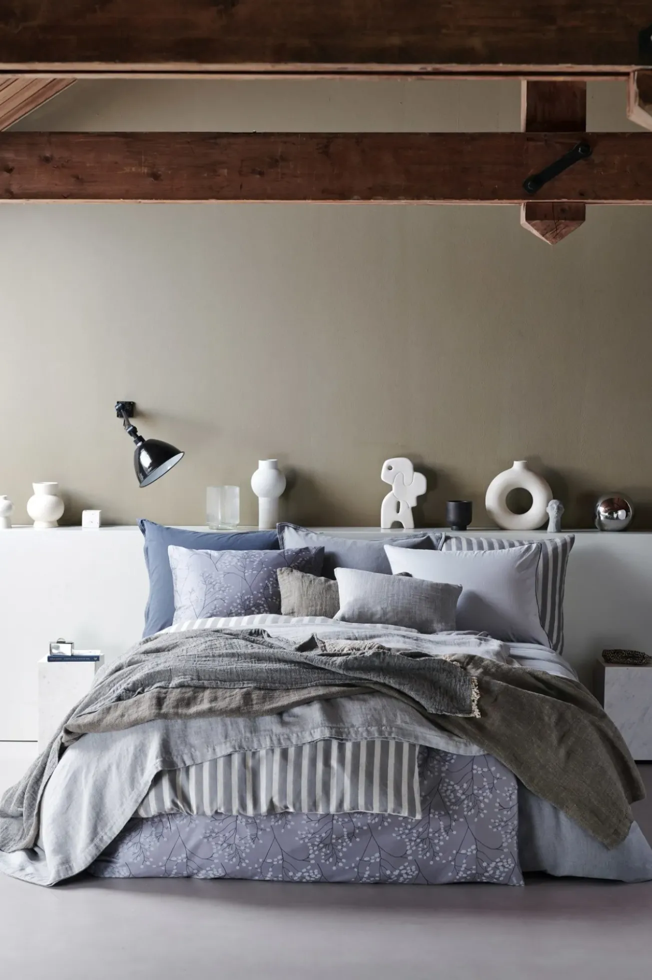 Bath & Living Vandyck PURE 52 plaid / bedspread 160x250 cm Coolgrey (linen) PRSA20252