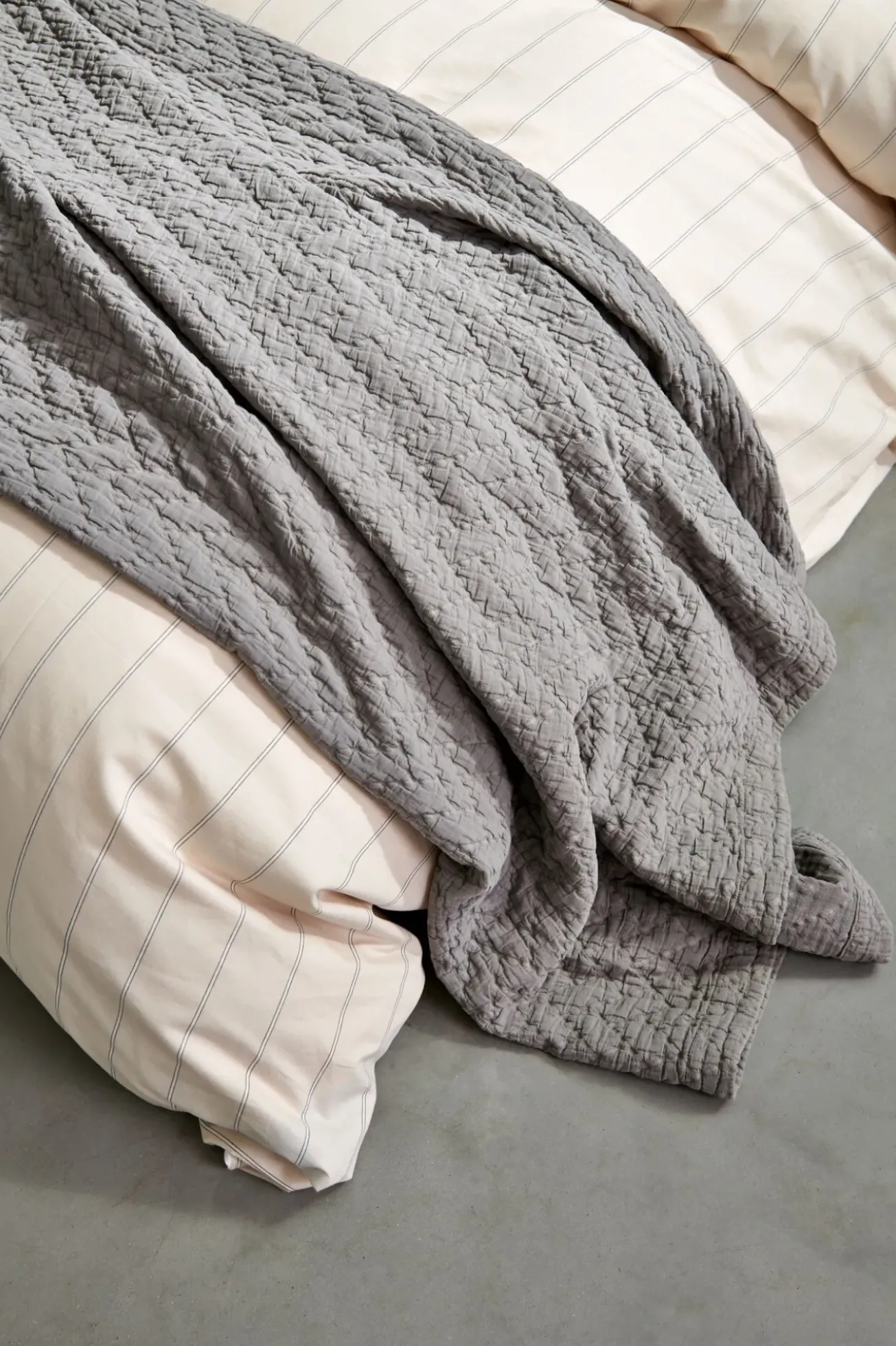 Bath & Living Vandyck Vandyck PURE 10 bedspread Steel Gray 260x260 cm